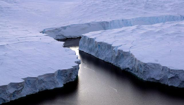Desprendimiento de Iceberg en la Antártida - Foto: