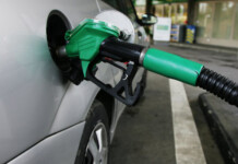 Aseguran que no bajarán los precios de la naftas pese al desplome del petróleo