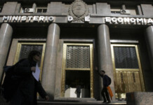 En nueve meses, el déficit primario se redujo 47% en términos reales