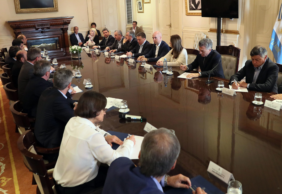 Reunión del presidente Mauricio Macri con los gobernadores esta tarde en el Salón Eva Perón de la Casa Rosada - Foto: Presidencia
