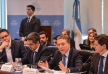 Nicolás Dujovne: “En la Argentina de Macri no va a haber reestructuración de deuda”
