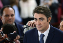 Con ignorantes de este porte en el gobierno nacional, se explica por qué estamos como estamos