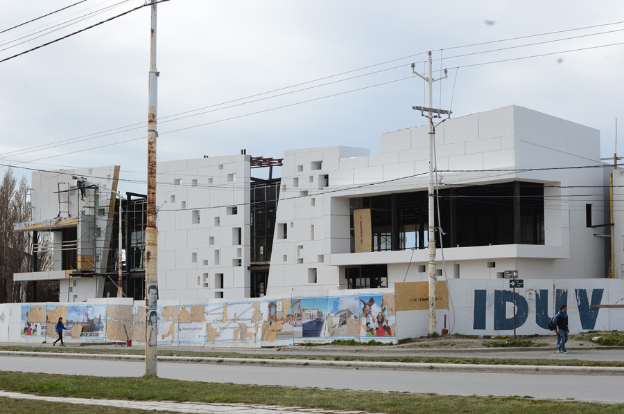 El nuevo edificio del IDUV (Instituto de Desarrollo Urbano y Vivienda) ubicado en Av. Gregores de Río Gallegos – Foto: OPI Santa Cruz/Francisco Muñoz