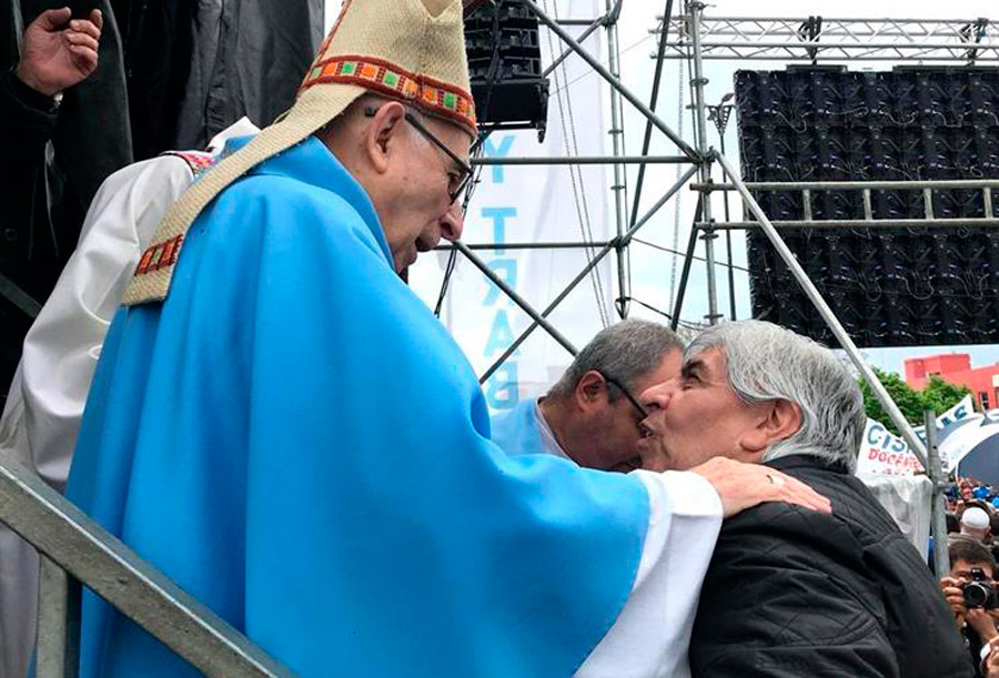 Si Francisco recibió, amparó y justificó a todos los delincuentes K, lo del apoyo a Moyano, es una más - Foto: La Nación