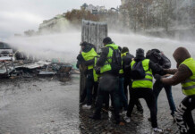 Macron busca frenar la furia de los “chalecos amarillos”