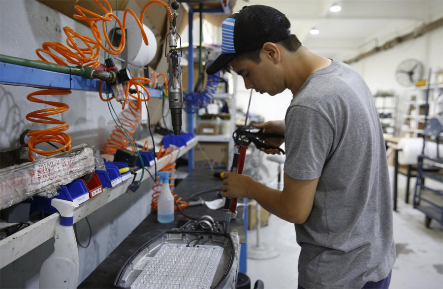 En febrero la industria siguió trabajando a media máquina - OPI Santa Cruz