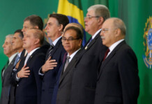 Bolsonaro muestra en la calle el apoyo que pierde en las encuestas