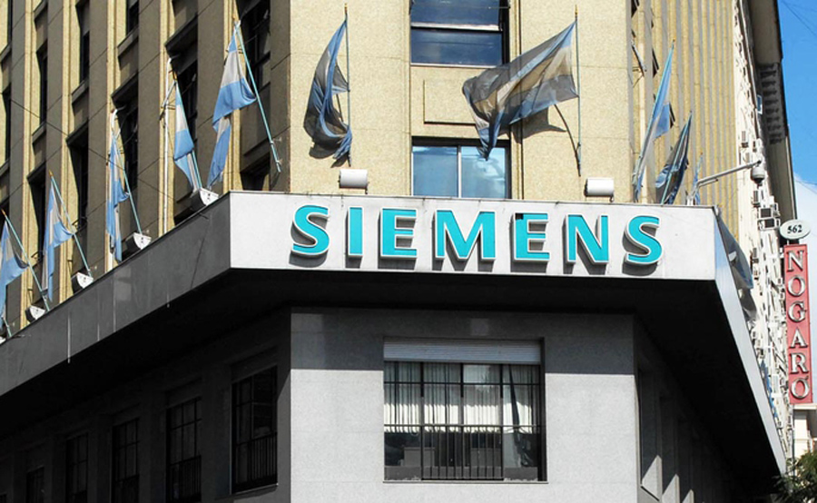 Las coimas de Siemens: detectan fondos por US$16 millones del exministro Corach en el exterior