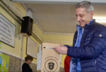 El gobernador peronista Mariano Arcioni se adjudicó el triunfo en Chubut y se lo dedicó a Sergio Massa El gobernador peronista Mariano Arcioni se adjudicó el triunfo en Chubut y se lo dedicó a Sergio Massa