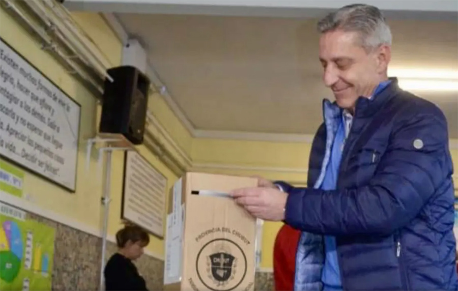 El gobernador peronista Mariano Arcioni se adjudicó el triunfo en Chubut y se lo dedicó a Sergio Massa