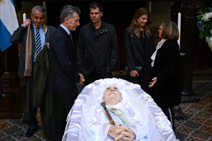 Macri, funcionarios y dirigentes de la UCR acompañaron a la familia del exmandatario
