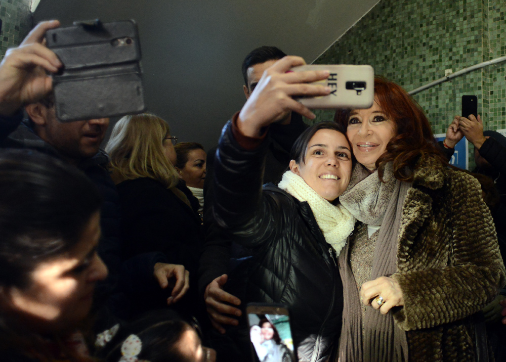 El voto de Cristina Kirchner en Rio Gallegos esta mañana en Santa Cruz – Foto: OPI Santa Cruz/Francisco Muñoz