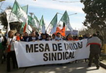 Chubut al rojo vivo: estatales 120 horas de paro, docentes sin clases, corte de rutas y amenaza a la producción petrolera Chubut al rojo vivo: estatales 120 horas de paro, docentes sin clases, corte de rutas y amenaza a la producción petrolera