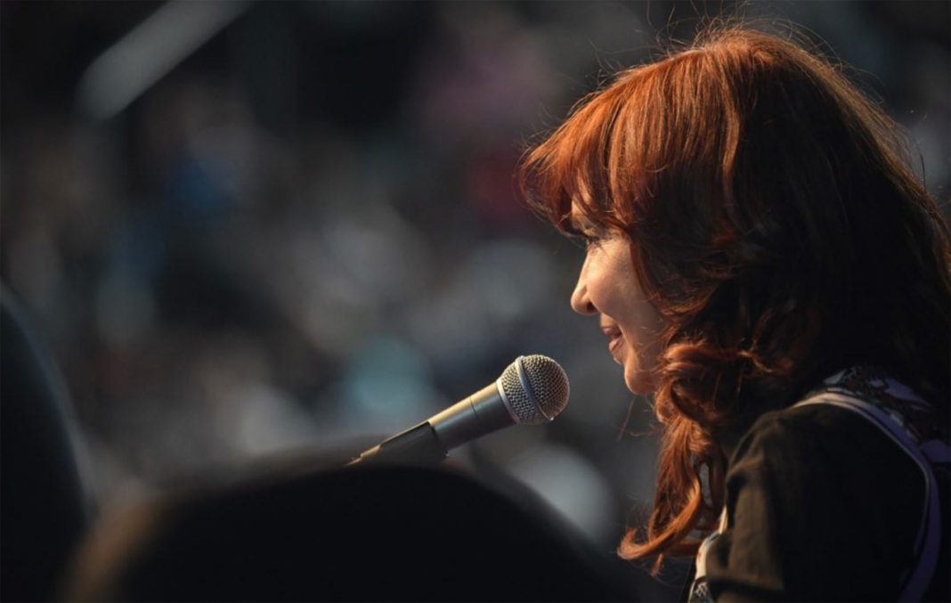 Cristina Kirchner pidió investigar la deuda y reivindicó su gestión económica