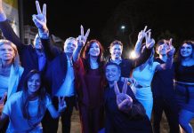 LA MITAD DEL PAÍS ELIGIÓ EL PASADO Y QUE ASÍ SEA LA MITAD DEL PAÍS ELIGIÓ EL PASADO Y QUE ASÍ SEA