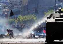 Violentos incidentes y feroz incendio durante el décimo día de protestas en Chile Violentos incidentes y feroz incendio durante el décimo día de protestas en Chile