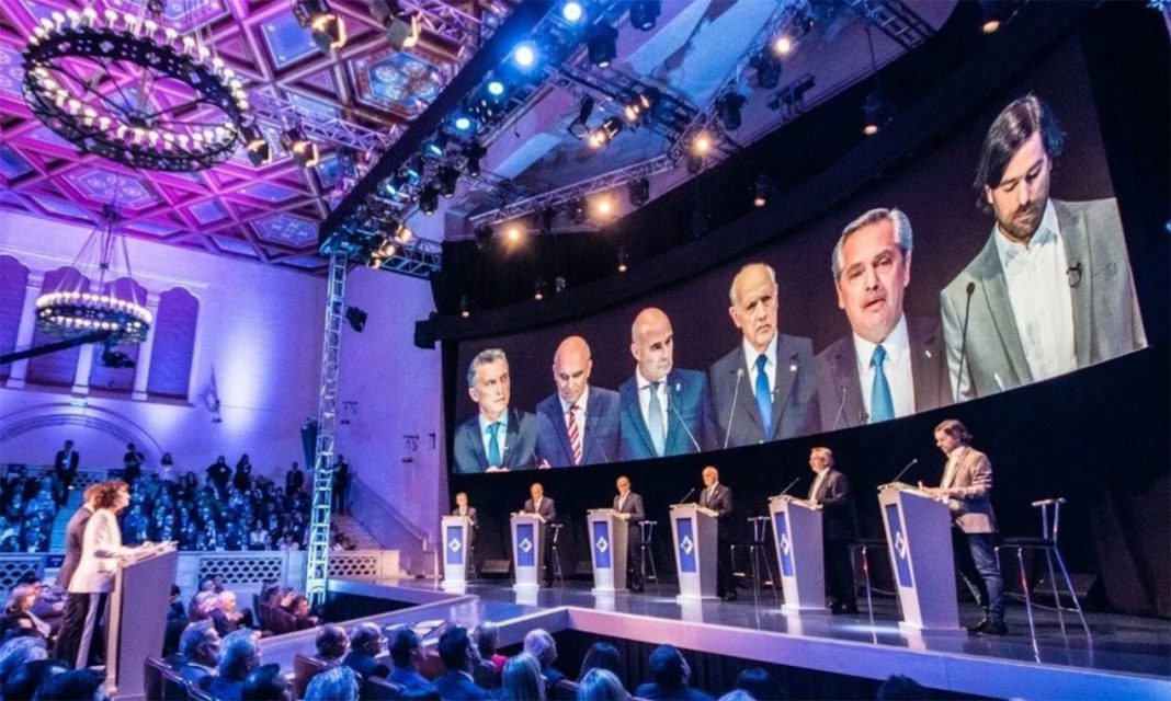 Mauricio Macri y Alberto Fernández polarizaron un debate cargado de acusaciones