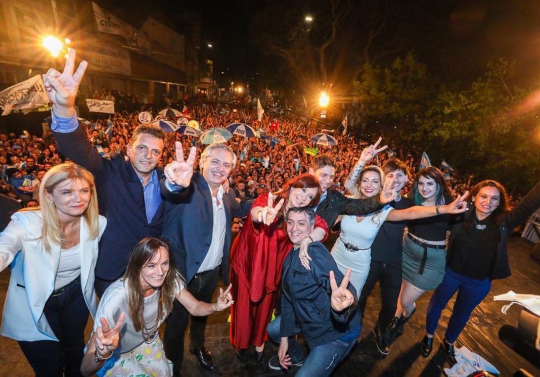 Cristina Kirchner decidió quién subía al escenario del triunfo