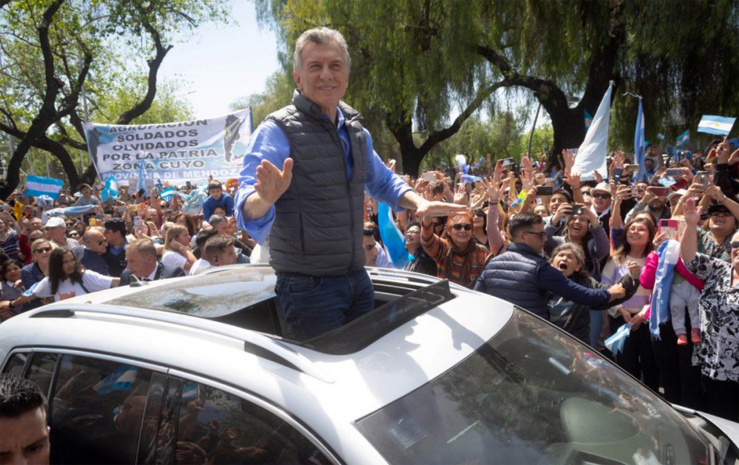 En el tramo final de la campaña, Mauricio Macri juega a fondo y busca juntar una multitud en el Obelisco
