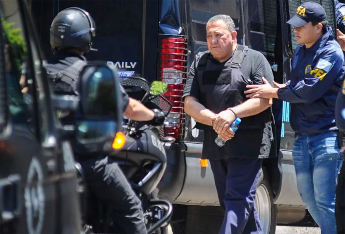 Tras el cambio en las preventivas, Luis D'Elía también pidió salir de la cárcel
