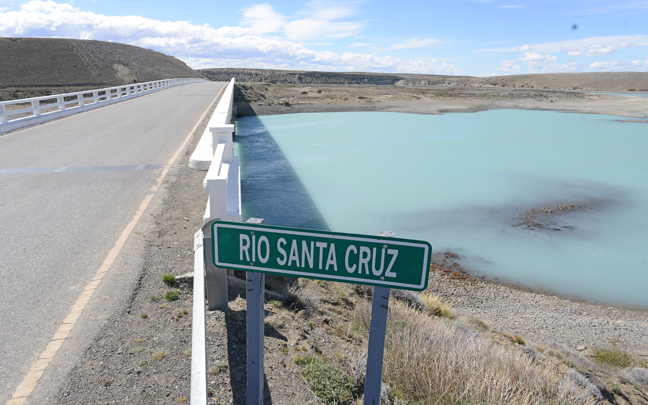 El Río Santa Cruz, en su cause se están construyendo las represas Condor Cliff y La Barrancosa - Foto: OPI Santa Cruz/Francisco Muñoz El Río Santa Cruz, en su cause se están construyendo las represas Condor Cliff y La Barrancosa - Foto: OPI Santa Cruz/Francisco Muñoz