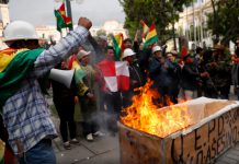 Escalada de violencia en Bolivia: atacaron la casa de Evo en Cochabamba e incendiaron otras residencias Escalada de violencia en Bolivia: atacaron la casa de Evo en Cochabamba e incendiaron otras residencias