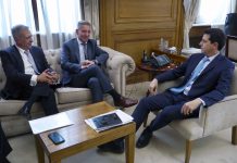 Mal comienzo de año para el gobernador Arcioni. Como se esperaba no hay plata para aguinaldos y salarios Arcioni volvió con las manos vacías desde Buenos Aires y le impusieron un “fuerte compromiso minero”. Nuevo frente de conflicto