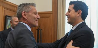 Arcioni volvió con las manos vacías desde Buenos Aires y le impusieron un “fuerte compromiso minero”. Nuevo frente de conflicto