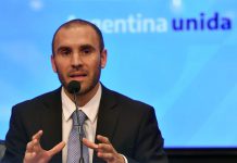 Canje: tras lograr una aceptación del 65% de un vencimiento clave, Economía llamó “oportunistas” a los bonistas Dólar, jubilaciones, impuestos, tarifas y deuda pública: las definiciones de Guzmán