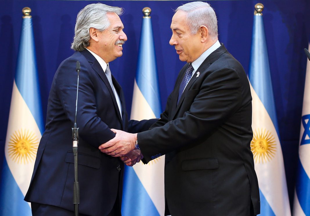 Alberto Fernández, a Benjamin Netanyahu: “Nuestro compromiso por saber la verdad sobre la AMIA es absoluto”