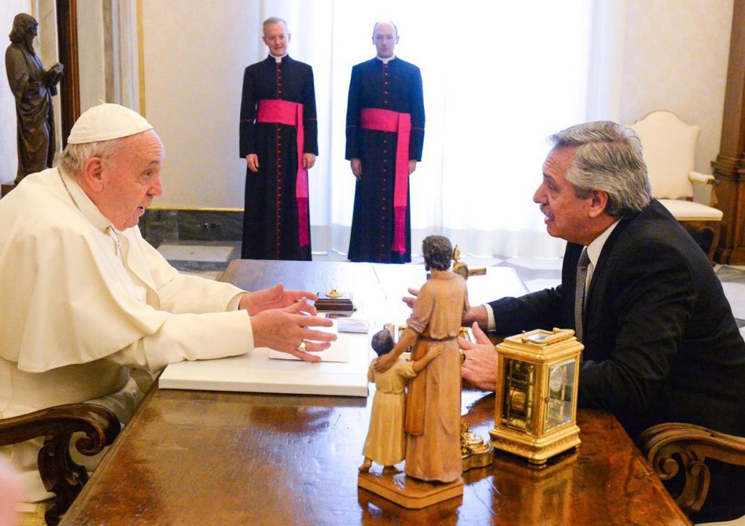 La reunión con el Papa: el Vaticano contradice a Alberto Fernández y dice que se habló de protección de la vida