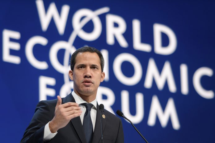 El líder opositor cumple un año como “presidente interino”. Atribuyó al régimen de Nicolás Maduro un panorama de “destrucción, corrupción y muerte”. El presidente de la Asamblea Nacional de Venezuela, Juan Guaidó, reclamó la 