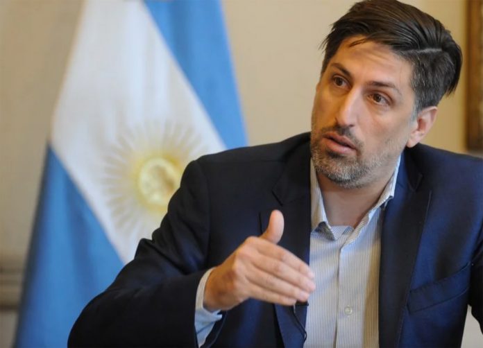 El ministro de Educación asegura que podría convocar a la paritaria nacional docente a mediados de enero