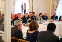 Empresarios franceses le pidieron a Alberto Fernández que flexibilice el cepo cambiario Empresarios franceses le pidieron a Alberto Fernández que flexibilice el cepo cambiario