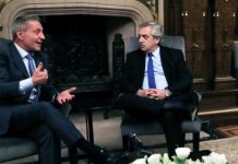 Arcioni es un elefante en un bazar y la provincia, endeudada y sin salida no encuentra una solución integral al problema Arcioni es un elefante en un bazar y la provincia, endeudada y sin salida no encuentra una solución integral al problema