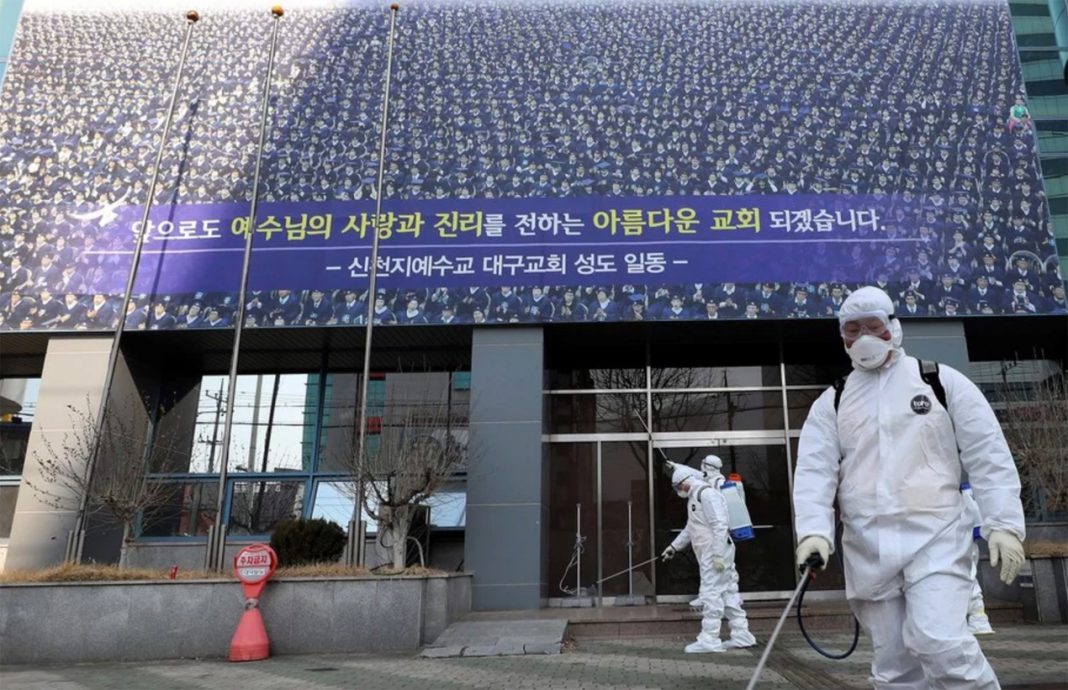 Se duplicaron los contagios por coronavirus en Corea del Sur vinculados a una secta cristiana