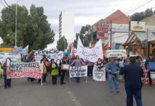 Jueces, Fiscales, Camaristas, Defensores y empleados judiciales hicieron un “ruidazo” contra Arcioni, reclamando sus salarios Jueces, Fiscales, Camaristas, Defensores y empleados judiciales hicieron un “ruidazo” contra Arcioni, reclamando sus salarios