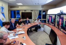 El Presidente mantiene una videoconferencia con los gobernadores