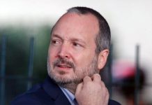 Ley de medios: condenaron a Martín Sabbatella a seis meses de prisión en suspenso y un año de inhabilitación Ley de medios: condenaron a Martín Sabbatella a seis meses de prisión en suspenso y un año de inhabilitación