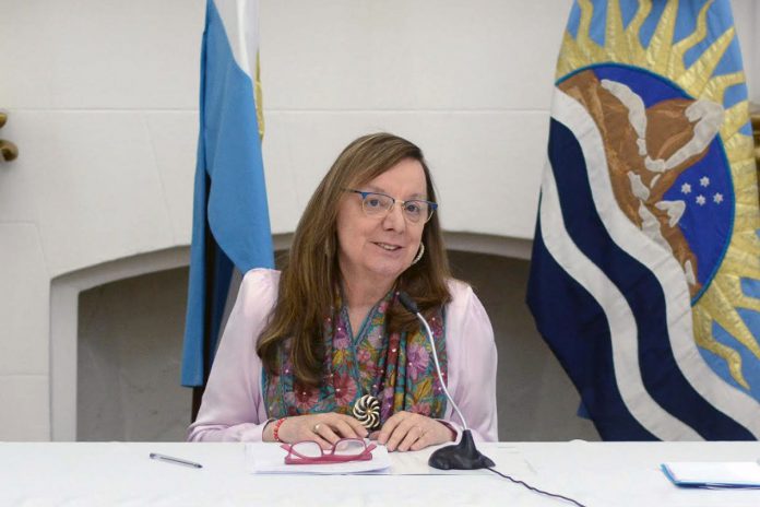 De nada vale estar aislados si el gobierno provincial trae cinco vuelos, micros con gente de Ecuador y no hace los mínimos controles