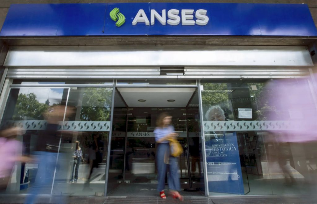 ANSeS, la caja fuerte que se hace cargo de la mitad de los gastos del Estado