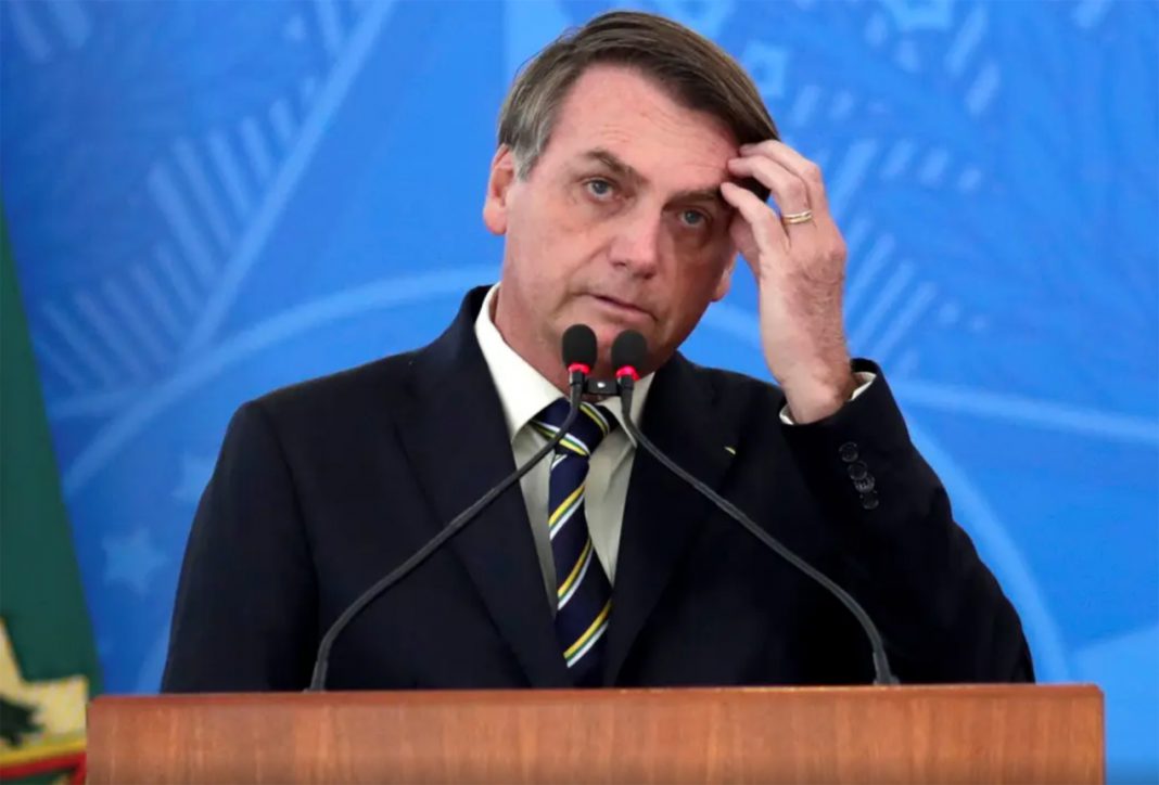 Jair Bolsonaro busca evitar una sangría laboral con recortes salariales y suspensiones