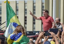 Bolsonaro apoya el pedido de una intervención militar y llama a sus seguidores a romper la cuarentena Bolsonaro apoya el pedido de una intervención militar y llama a sus seguidores a romper la cuarentena