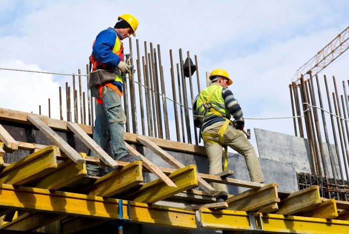 La construcción cayó 75,6% en abril y la industria, 33,5%