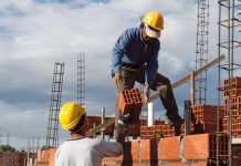Construcción: más del 70% de las obras volvió a su ritmo habitual La construcción cayó 75,6% en abril y la industria, 33,5%