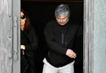 Un juez apuntado por Cristina Kirchner define su suerte en “la ruta del dinero K” Lázaro Báez junto a la vicepresindente de la nación Cristina Kirchner en el mausoleo de la familia en Río Gallegos - Foto: OPI Santa Cruz/Francisco Muñoz