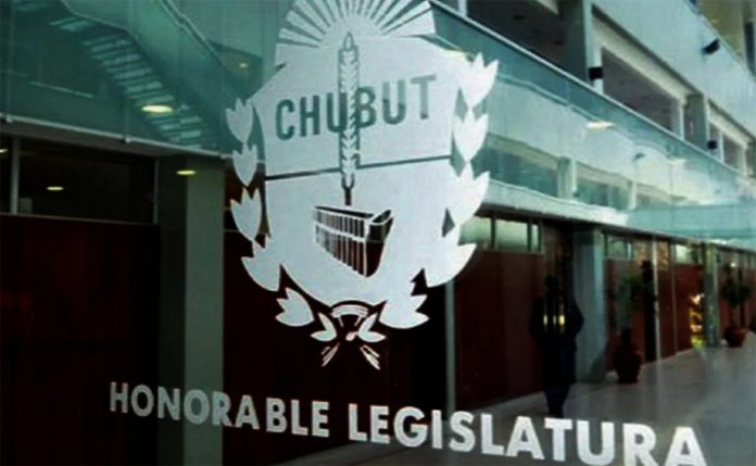 Otro bochorno legislativo en Chubut: se suspendió la sesión en la Legislatura