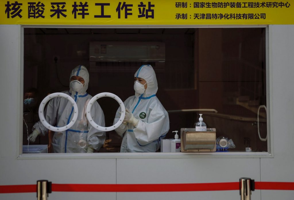 China: laboratorios inflables y millones de tests para atajar un rebrote en menos de 30 días