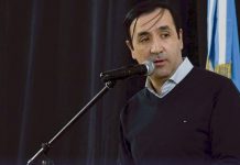 Intendente de Río Gallegos, bachea con bombos y platillos, aplicó un impuestazo entre el 100 y 300% y los contribuyentes esperan hasta 3 horas para pagar Sin antecedentes que la respalden, en otra muestra más de negocios K, Pablo Grasso le entregó la planta de reciclaje a una empresa de oportunidad