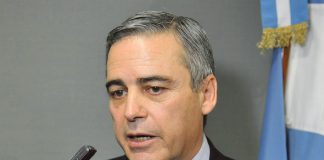 Otra “acordada” por 6 meses: Touriñán será un virtual jefe de gabinete